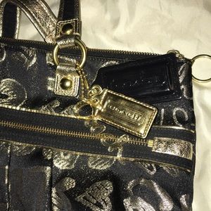 Coach Bags - Large Coach Poppy Tote-bag, Black/shimmery gold Coach Bags - Large Coach Poppy Tote-bag, Black/shimmery gold